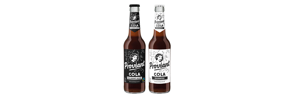 Zwei Flaschen Proviant Cola nebeneinander, eine mit schwarzem Etikett 'Für Diabetiker' und eine mit weißem Etikett 'Zuckerfrei'.