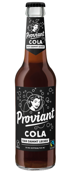 Braune Glasflasche mit schwarzem Etikett der Marke Proviant Cola, darauf weiße Schrift und Bläschenmuster. Flasche ist schräg nach rechts geneigt abgebildet.