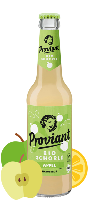 Eine Flasche Proviant-Bioschorle Apfel. Mit zwei Äpfeln und einer Zitronenscheibe neben der Flasche.